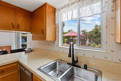 Kitchen - 410 E Glaucus, Encinitas, CA 92024 photo 4 of 4