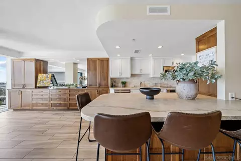 1780 Avenida Del Mundo #901, Coronado, CA 92118