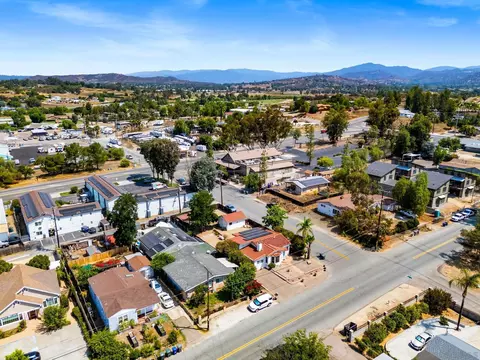 View/Area - 403 D St, Ramona, CA 92065 photo 3 of 6