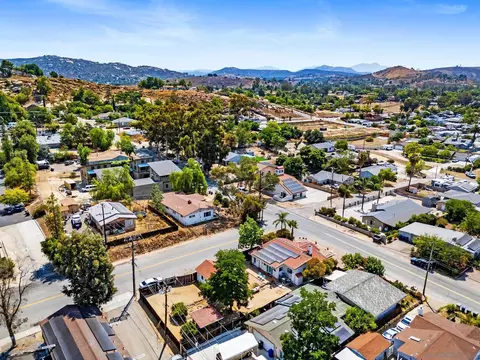 View/Area - 403 D St, Ramona, CA 92065 photo 4 of 6