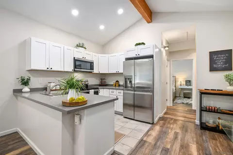 Kitchen - 102 Cerro St, Encinitas, CA 92024 photo 4 of 7