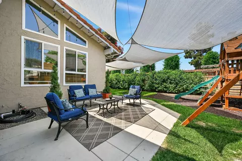 Exterior - 102 Cerro St, Encinitas, CA 92024 photo 7 of 9