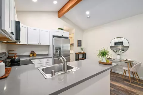Kitchen - 102 Cerro St, Encinitas, CA 92024 photo 6 of 7