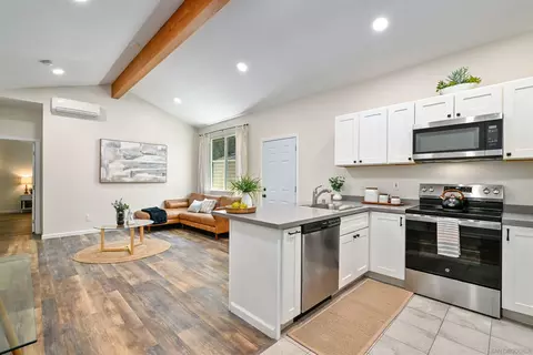 Kitchen - 102 Cerro St, Encinitas, CA 92024 photo 5 of 7