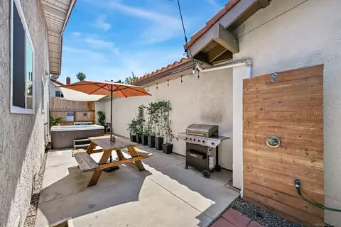 Exterior - 102 Cerro St, Encinitas, CA 92024 photo 4 of 9