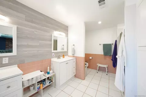 Bath - 237 Durgin St, Ramona, CA 92065 photo 1 of 2