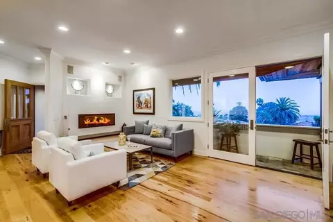 7651 Country Club Dr, La Jolla, CA 92037
