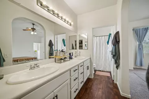 Bath - 318 Diamante Way, Oceanside, CA 92056 photo 1 of 3