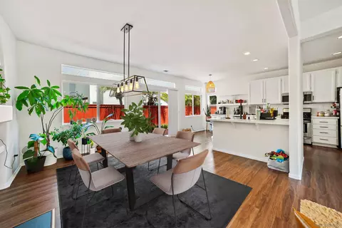 Dining - 318 Diamante Way, Oceanside, CA 92056 photo 3 of 4