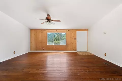 Living - 3511 Lakeview Dr, Julian, CA 92036 photo 3 of 8