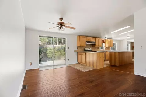 Living - 3511 Lakeview Dr, Julian, CA 92036 photo 6 of 8