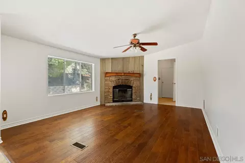 Living - 3511 Lakeview Dr, Julian, CA 92036 photo 7 of 8