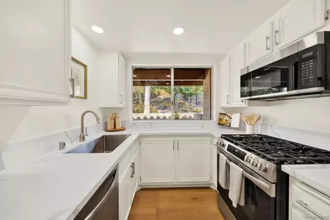 Kitchen - 1122 Grape St, San Marcos, CA 92069 photo 3 of 8