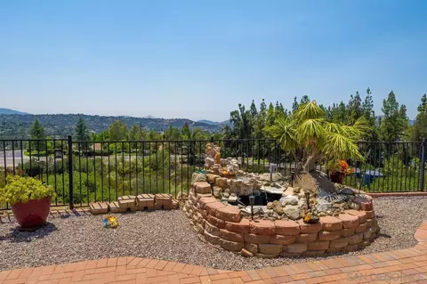 Exterior - 2617 Lobelia Rd, Alpine, CA 91901 photo 2 of 7