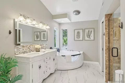 Bath - 11810 Hi Ridge Rd, Lakeside, CA 92040 photo 3 of 5