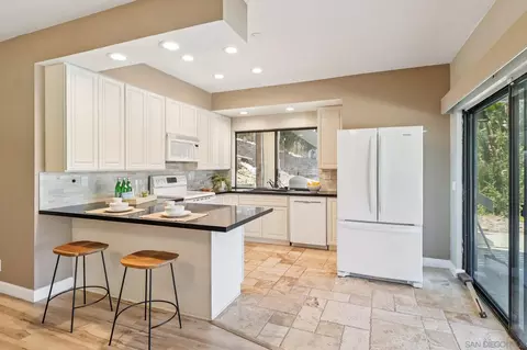 Kitchen - 11810 Hi Ridge Rd, Lakeside, CA 92040 photo 4 of 5