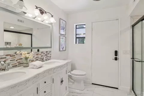 Bath - 11810 Hi Ridge Rd, Lakeside, CA 92040 photo 4 of 5