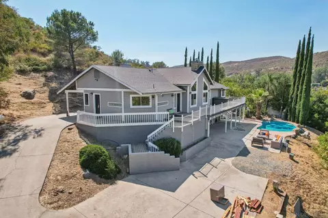 Exterior - 11810 Hi Ridge Rd, Lakeside, CA 92040 photo 11 of 13