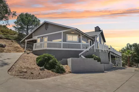 Exterior - 11810 Hi Ridge Rd, Lakeside, CA 92040 photo 4 of 13