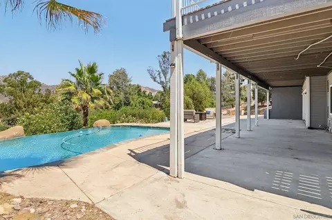 Exterior - 11810 Hi Ridge Rd, Lakeside, CA 92040 photo 7 of 13