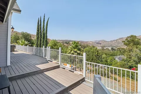 Exterior - 11810 Hi Ridge Rd, Lakeside, CA 92040 photo 2 of 13