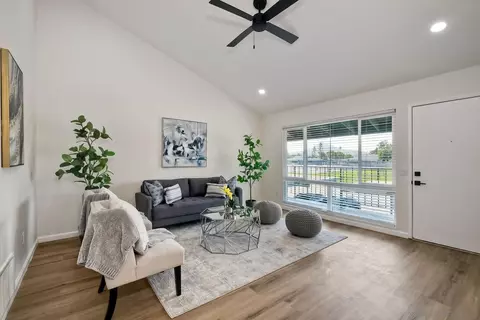 1817 E Grand Ave #72, Escondido, CA 92027 photo 3