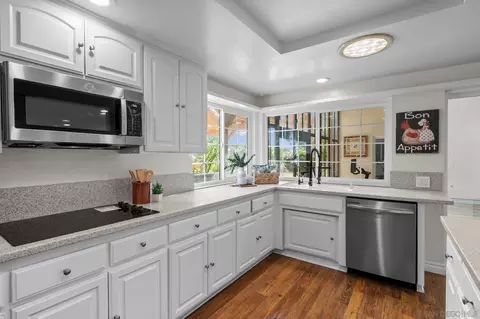Kitchen - 1852 Foxfire Rd, Fallbrook, CA 92028 photo 4 of 5