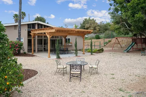 Exterior - 1852 Foxfire Rd, Fallbrook, CA 92028 photo 8 of 11