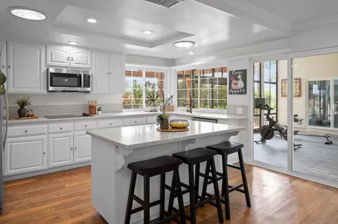 Kitchen - 1852 Foxfire Rd, Fallbrook, CA 92028 photo 3 of 5
