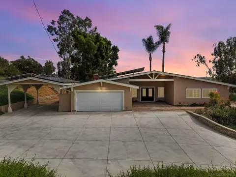 Exterior - 1852 Foxfire Rd, Fallbrook, CA 92028 photo 4 of 11