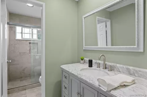 Bath - 1852 Foxfire Rd, Fallbrook, CA 92028 photo 3 of 3