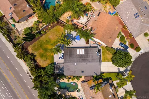 View/Area - 3105 Madera Ct, Carlsbad, CA 92009 photo 4 of 11