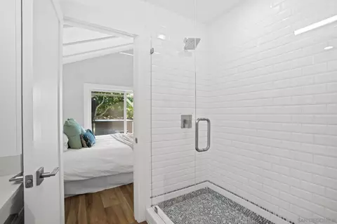 Bath - 3105 Madera Ct, Carlsbad, CA 92009 photo 4 of 4