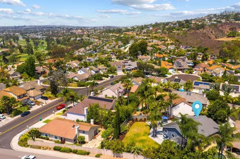 View/Area - 3105 Madera Ct, Carlsbad, CA 92009 photo 7 of 11