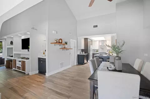 Entry Way - 3105 Madera Ct, Carlsbad, CA 92009 photo 2 of 2