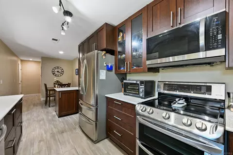 Kitchen - 13605 Sycamore Tree Ln, Poway, CA 92064 photo 3 of 4