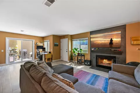 Living - 13605 Sycamore Tree Ln, Poway, CA 92064 photo 2 of 3
