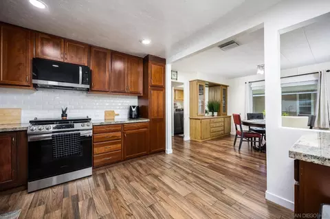 Kitchen - 8301 Mission Gorge Rd #SPC 382, Santee, CA 92071 photo 3 of 3
