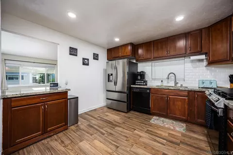 Kitchen - 8301 Mission Gorge Rd #SPC 382, Santee, CA 92071 photo 2 of 3