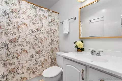 Bath - 709 Sunflower St, Encinitas, CA 92024 photo 1 of 1