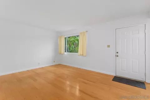 Living - 709 Sunflower St, Encinitas, CA 92024 photo 6 of 6