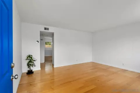 Living - 709 Sunflower St, Encinitas, CA 92024 photo 1 of 6