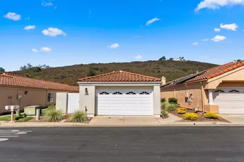 2139 Royal Lytham Gln, Escondido, CA 92026 photo 2