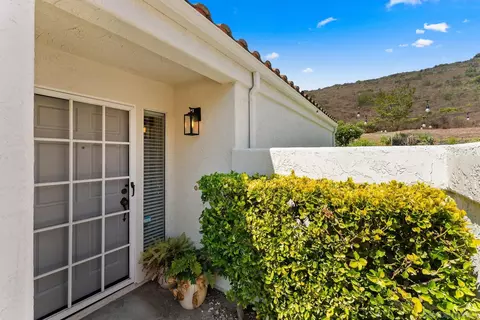 2139 Royal Lytham Gln, Escondido, CA 92026 photo 6