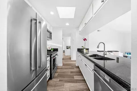 Kitchen - 10150 Waynecrest Ln, Santee, CA 92071 photo 2 of 4