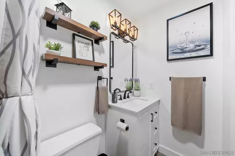 Bath - 10150 Waynecrest Ln, Santee, CA 92071 photo 2 of 2