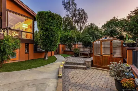 Exterior - 2260 E Mission Rd, Fallbrook, CA 92028 photo 6 of 9
