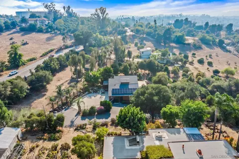 View/Area - 2260 E Mission Rd, Fallbrook, CA 92028 photo 3 of 4