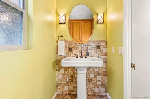 Bath - 2260 E Mission Rd, Fallbrook, CA 92028 photo 2 of 2