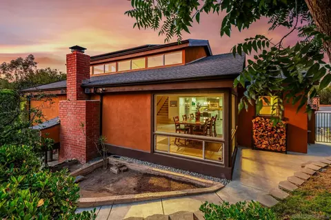 Exterior - 2260 E Mission Rd, Fallbrook, CA 92028 photo 5 of 9